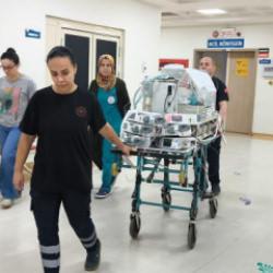 Siirt&rsquo;te 8 g&uuml;nl&uuml;k bebek i&ccedil;in ambulans u&ccedil;ak havalandı 