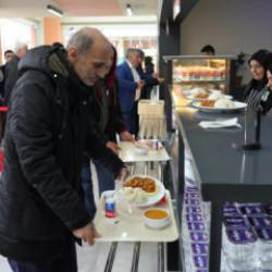 İstanbul'da &ouml;rnek belediyecilik! 20 bin emekliye 250 milyon TL destek sağlandı
