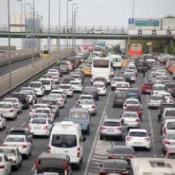 Megakentte haftanın ilk g&uuml;n&uuml; trafik yoğunluğu y&uuml;zde 69&rsquo;a ulaştı