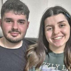 Yan yana g&ouml;m&uuml;ld&uuml;ler, g&ouml;zyaşları sel oldu!