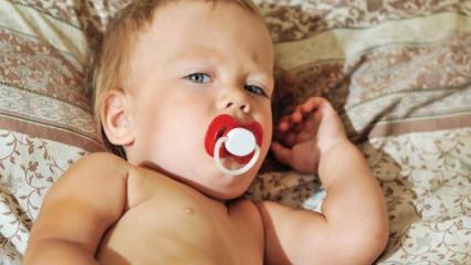 Bebekleri ayakta sallamak zararlı mı? Ayakta sallama alışkanlığı nasıl bırakılır?