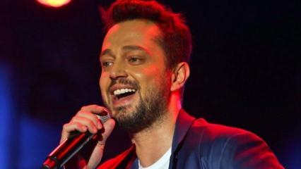 Ünlü şarkıcı Murat Boz koronavirüse yakalandı