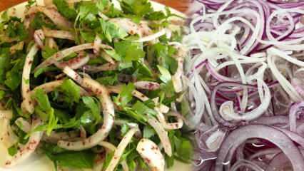 Sumaklı soğan salatası nasıl yapılır? En kolay sumaklı soğan salatası