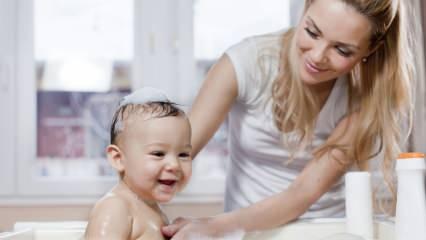 Çocukları kaç yaşına kadar anne baba yıkar? 