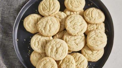 Bayatlamayan şekerli kurabiye tarifi! Ağızda dağılan tatlı kurabiye nasıl yapılır