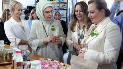 Emine Erdoğan Kıbrıs Türk Girişimci Kadınlar Kooperatifi üretim ve satış merkezini ziyaret etti