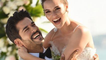 Burak Özçivit ve Fahriye Evcen lüks araçlarıyla çevirmeye takıldı!Aracın fiyatı dudak uçuklattı