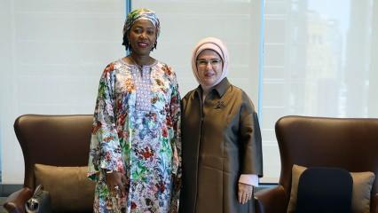 Emine Erdoğan, Sierra Leone Cumhurbaşkanı