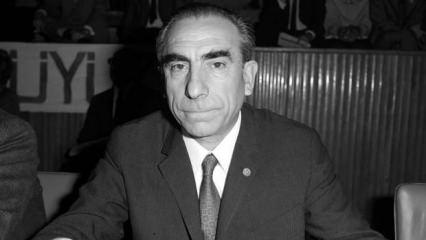 Alparslan T&uuml;rkeş kimdir?