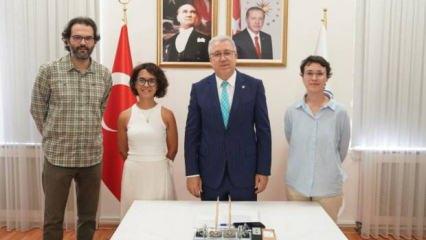 Türk bilim insanları geliştirdi! Ay'da domates yetiştirecekler...