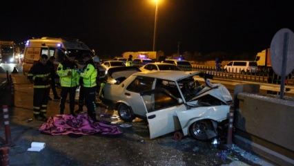 Mersin'de otomobil beton bariyerlere çarptı: 2 ölü 5 yaralı
