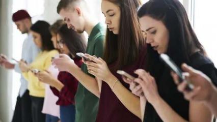 Telefonu aşırı kullananların keyfini kaçıracak haber! Text Neck sendromu olabilirsiniz