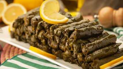Lokum gibi yaprak sarma tarifi! Bunu tadanlar dışarıdan sarma almayı bırakıyor