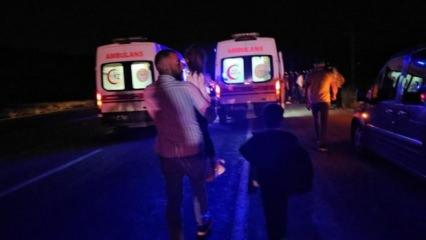 Adilcevaz'da hafif ticari araç, traktöre çarptı: 7 yaralı