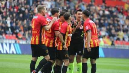 Kayserispor'en hırçın ismi Gökhan Sazdağı oldu