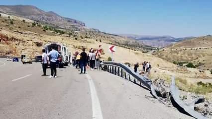 Otomobil bariyerlere çarparak takla attı: Ölü ve yaralılar var!
