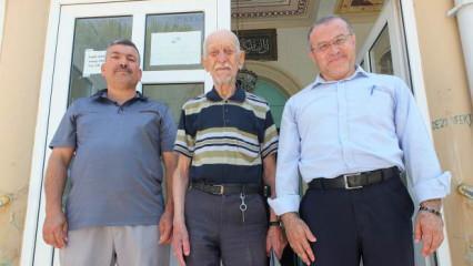 Bu işi 59 yıldır tek kuruş almadan yapıyor
