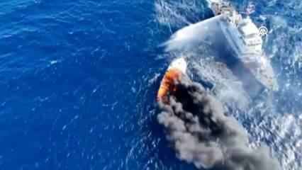 Çeşme'de motoryat alev alev yandı, kullanılamaz hale geldi