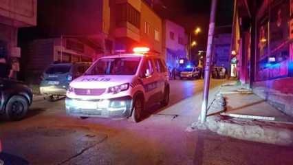 Polisin yakaladığı şüpheliyi korumak için polisi ezdi! Akıl dışı anlar kamerada...