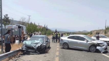 Elazığ'da iki otomobil çarpıştı! Yaralılar var