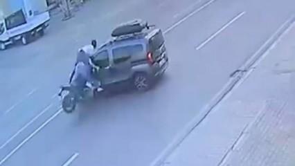 Elazığ’da feci kaza: Kaza yapan motosikletli yolcu havada taklalar attı