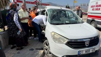 Düğüne gidenleri taşıyan otomobil ile çekici çarpıştı; 3 ölü, 2 yaralı