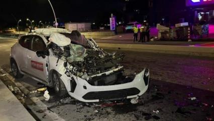İstanbul'da feci kaza: TIR’a arkadan çarptı : 1 ölü, 4 yaralı