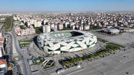 Konya Büyükşehir Stadyumu milli maça hazırlanıyor