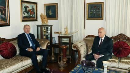 SON DAKİKA: Cumhurbaşkanı Erdoğan, MHP Genel Başkanı Bahçeli’yi konutunda ziyaret etti