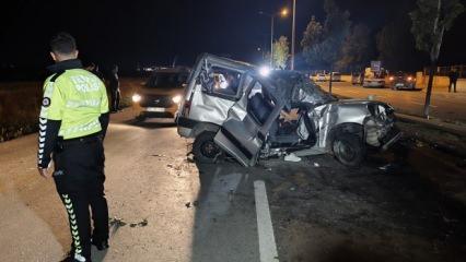 Erzurum'da otomobil, ağaç ve aydınlatma direğine çarpıp devrildi: 1 ölü, 2 yaralı