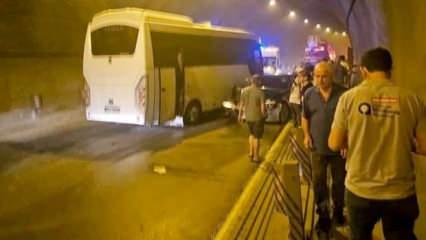 Tüneldeki zincirleme kazada 10 kişi yaralandı, trafik 3 saat kilitlendi