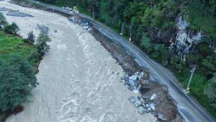 Kara yolunda heyelan! Yol kapandı