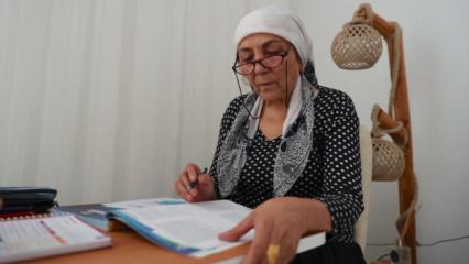 60 yaşında lise diploması aldı, şimdi gözü üniversitede