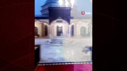 596 yıllık tarihi caminin kubbesine böyle yıldırım düştü