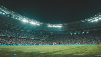 Tüm maçlarını kapalı gişe oynayan takıma seyircisiz oynama cezası