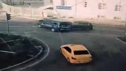 Gümüşhane'de belediyeye ait makam aracı jandarma minibüsüne çarptı: 2 asker yaralı