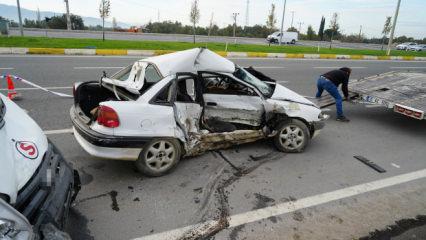 İşçi servisi ile otomobil çarpıştı: 1 ölü, 4 yaralı!