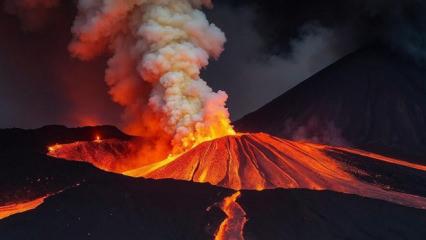 Japonya'da Sakurajima Yanardağı'nda patlama meydana geldi