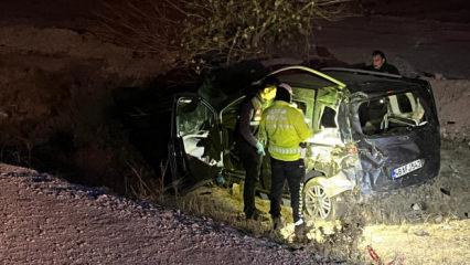 Konya'da hafif ticari araç devrildi: 1 ölü, 3 yaralı