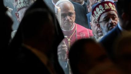 Papa Türkiye'deyken manidar takdim: Papalık'ın 5 asırlık zulmünü belgeleyen esere ödül