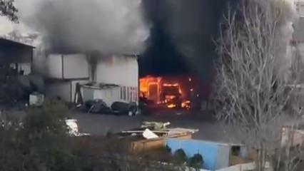 Arnavutköy'de TIR tamirhanesinde yangın