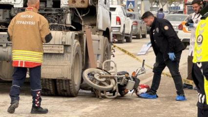 Hatay'da feci kaza: Motosikletteki 5 kişilik aileden anne ve 2 aylık bebeği öldü!