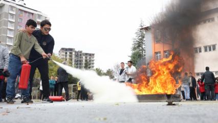 Konya Büyükşehir, özel gereksinimli öğrencilere “Afet Ve Acil Durum Eğitimi” verdi