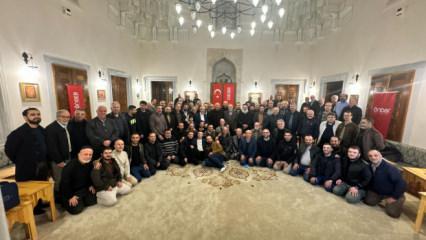 Ey&uuml;p İmam Hatip Lisesi mezunları ve hocaları 9 yılın ardından buluştu 