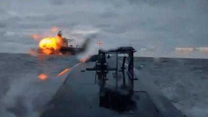 Ukrayna insansız denizaltı ara&ccedil;ları Karadeniz'de Rus petrol tankerini vurdu