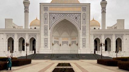 İslam k&uuml;lt&uuml;r&uuml;n&uuml;n ve dini mimarinin sembol&uuml;: &ldquo;M&uuml;sl&uuml;manların Gururu&rdquo; Camisi