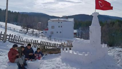 Bakanlık, kardan Kız Kulesi yapan &ccedil;ocukları İstanbul'a davet etti
