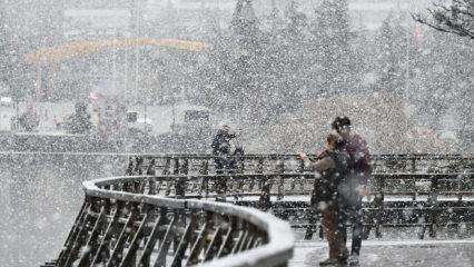 Ankara'da kar alarmı! Başkent beyaza b&uuml;r&uuml;nd&uuml;
