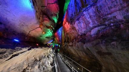 Sarkıt, dikit, g&ouml;l ve dahası! &Ccedil;al Mağarası&rsquo;na ziyaret&ccedil;i akını