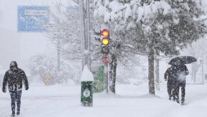13 ilde alarm! Yoğun kar yağışı uyarısı! AKOM'dan son dakika İstanbul a&ccedil;ıklaması